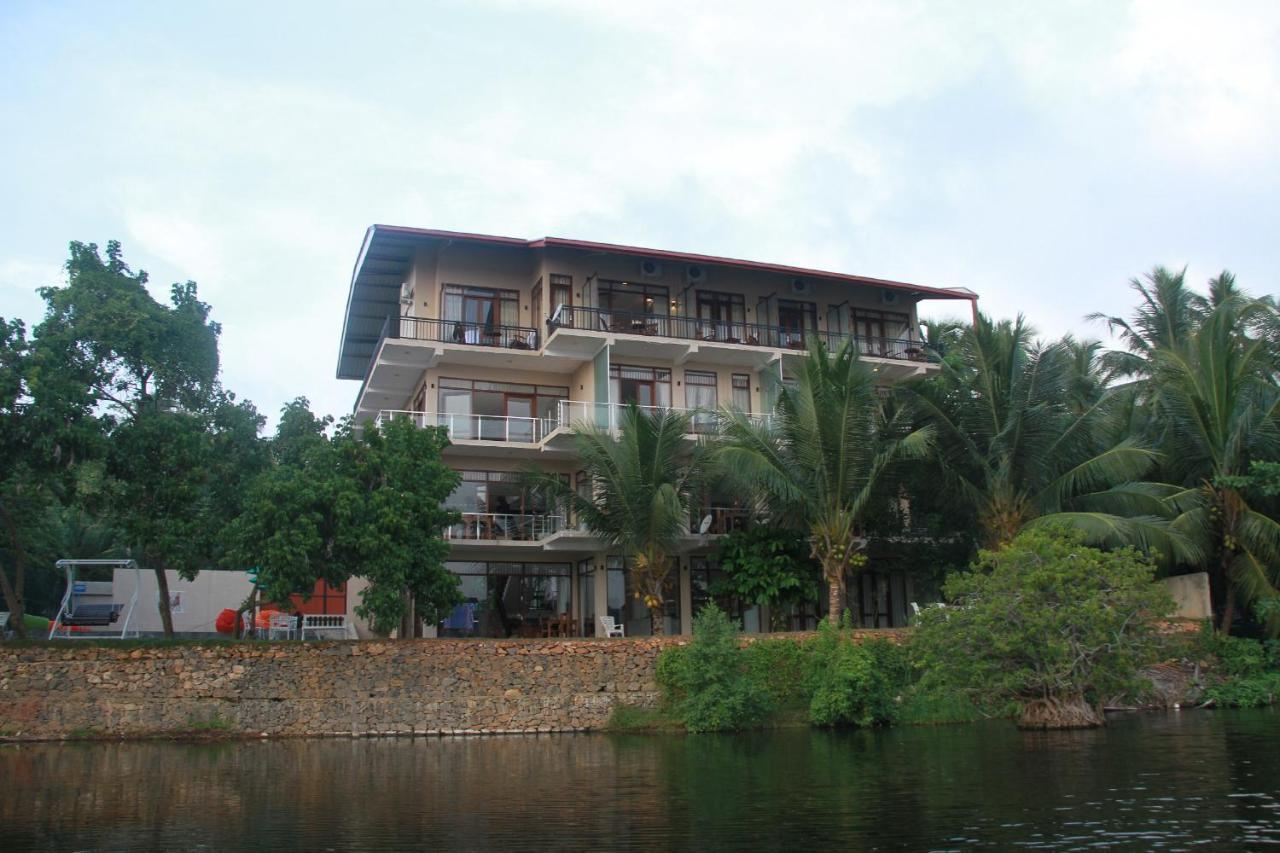Sanu Lagoon Resort & Spa Тангале Екстериор снимка