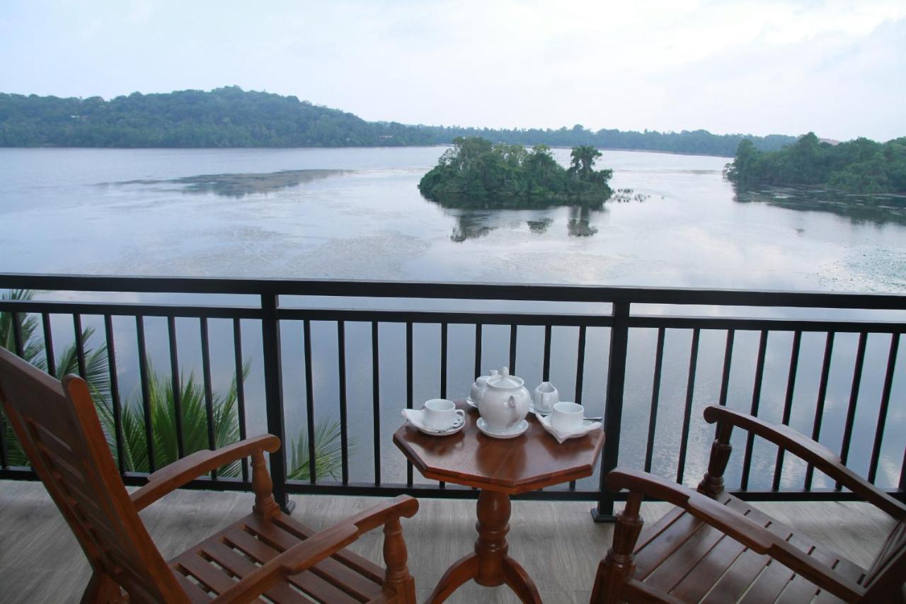 Sanu Lagoon Resort & Spa Тангале Екстериор снимка