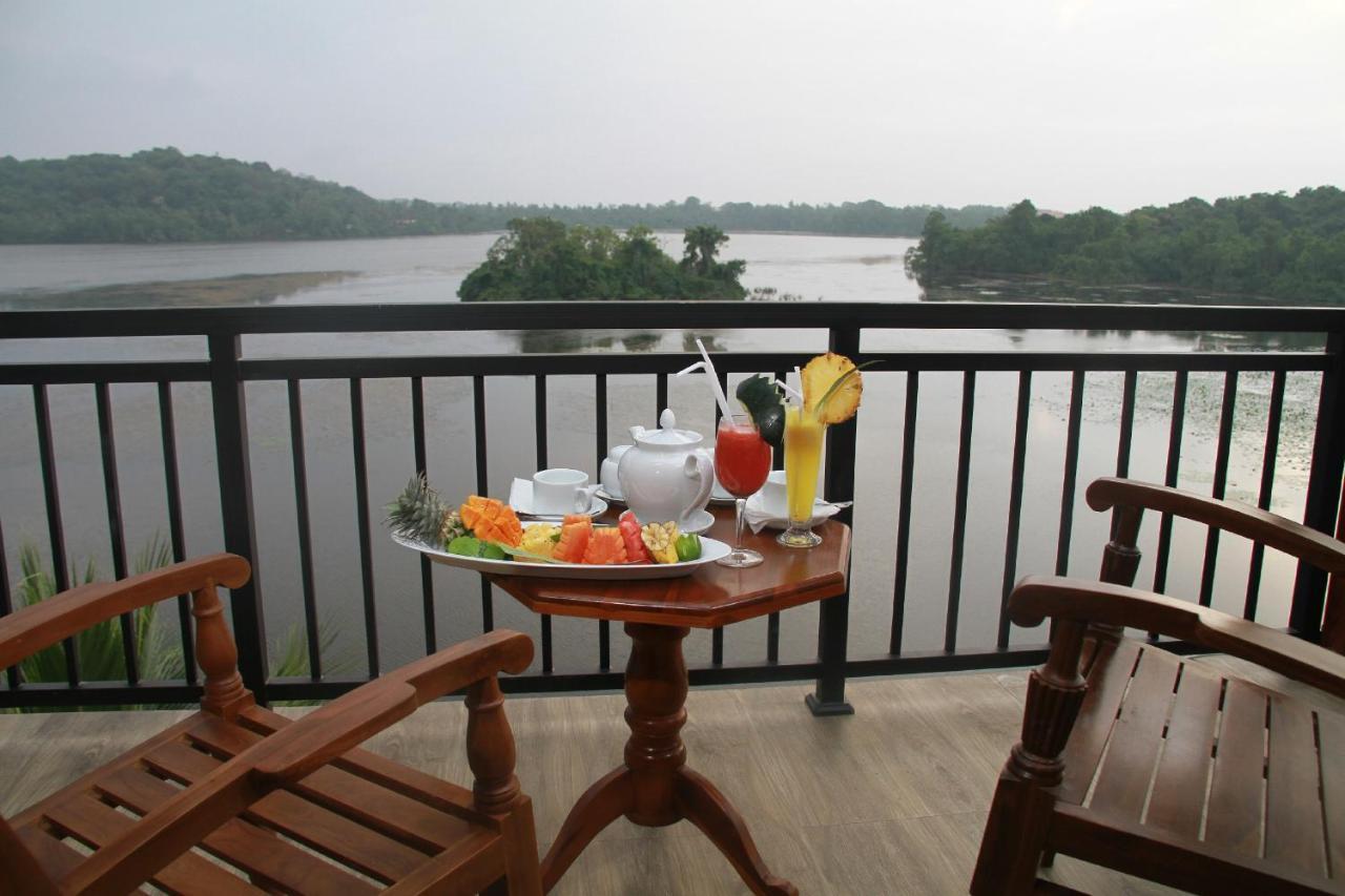 Sanu Lagoon Resort & Spa Тангале Екстериор снимка
