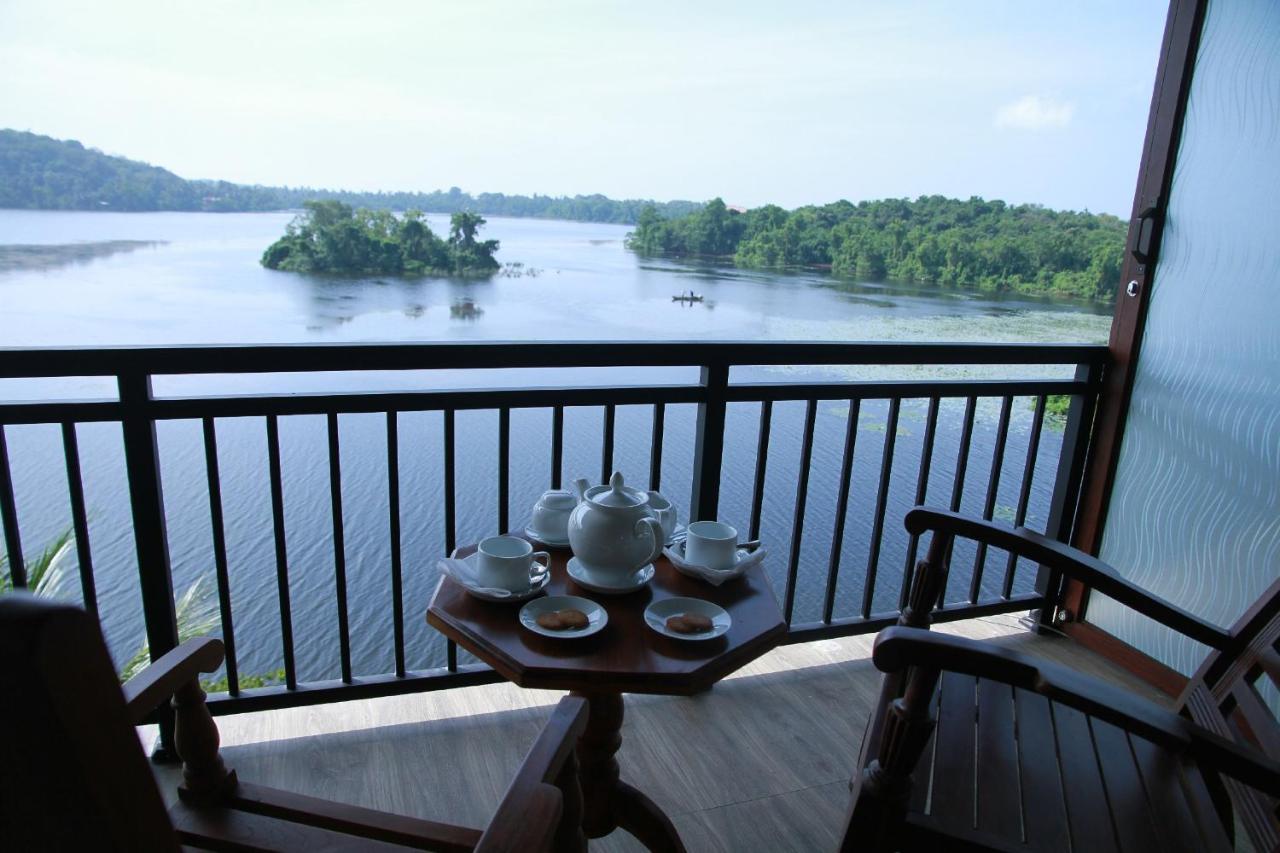 Sanu Lagoon Resort & Spa Тангале Екстериор снимка